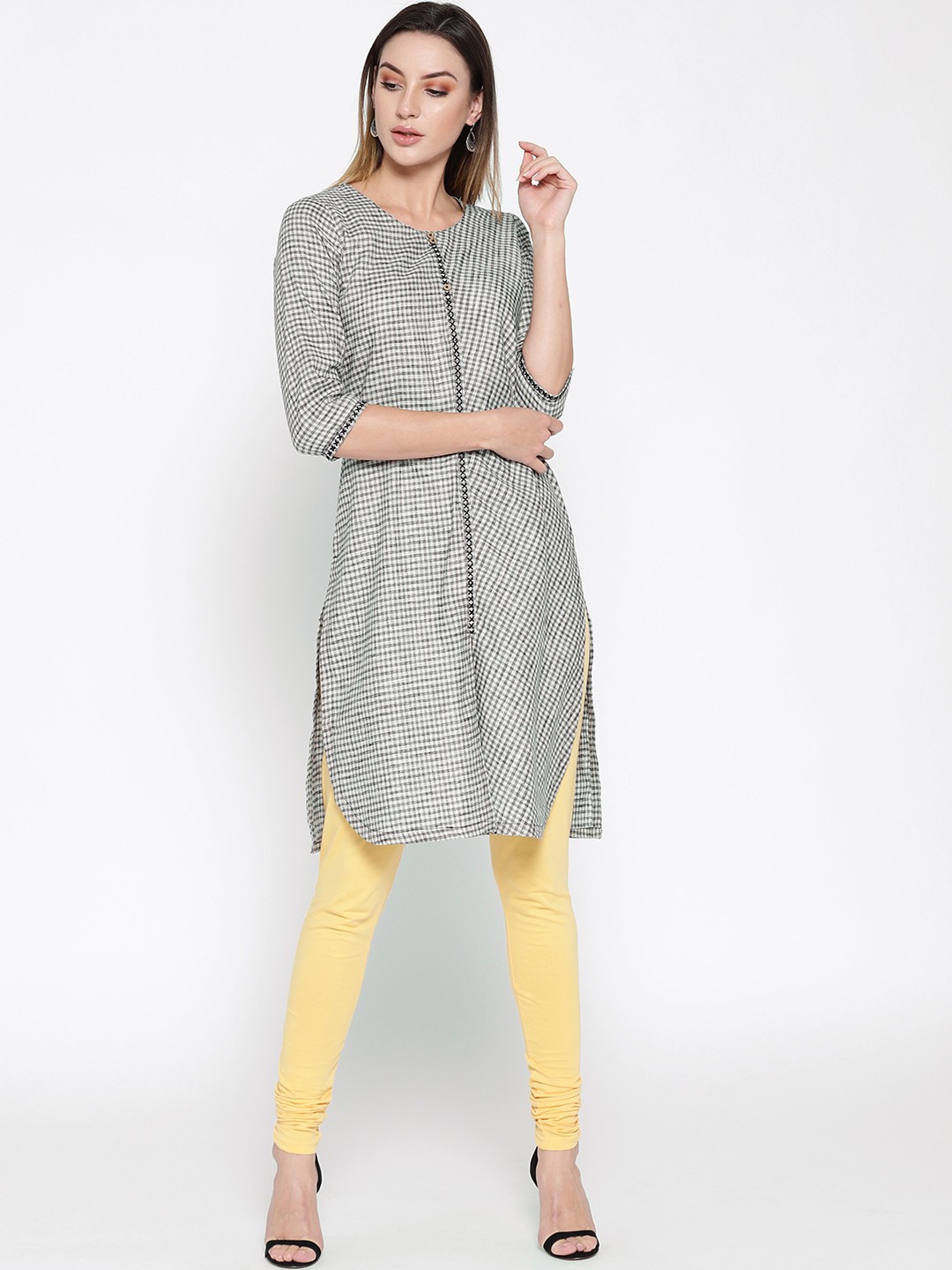

Rangriti Women Black & Off-White Checked Straight Kurta