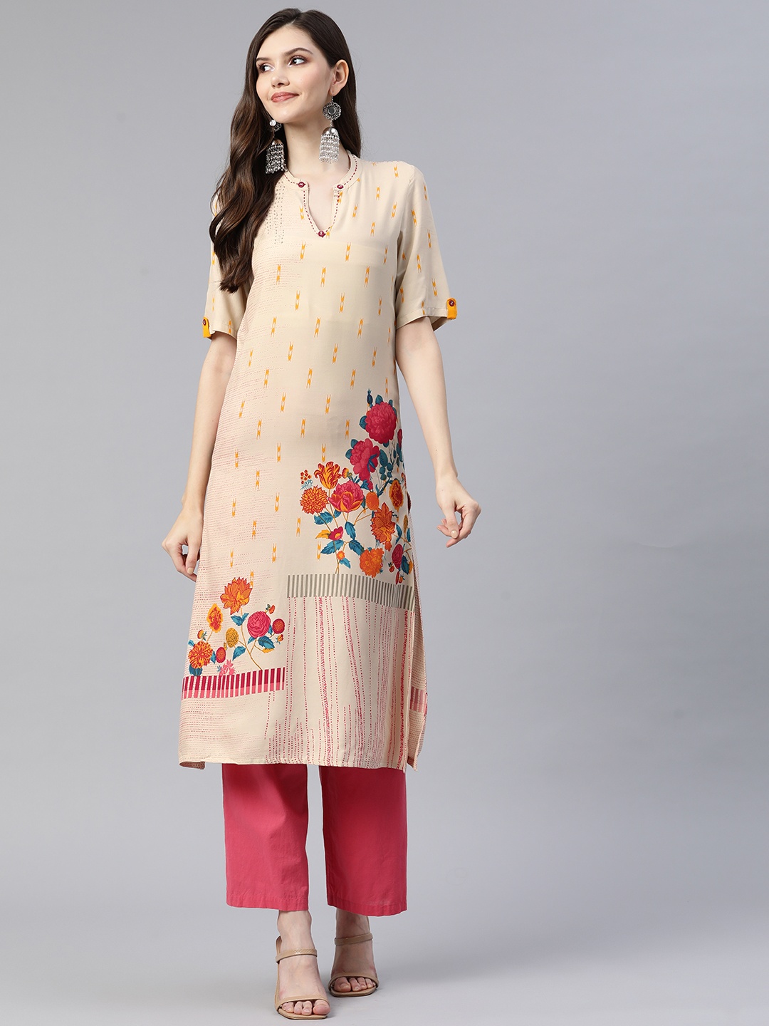 

Rangriti Women Off White Floral Printed Kurta