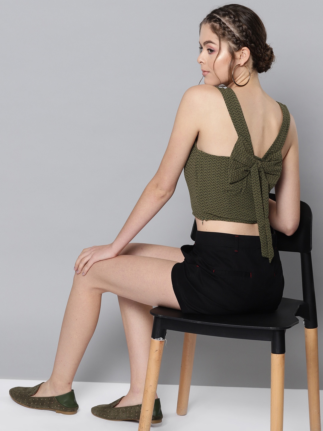 

STREET 9 Women Olive Green Printed Styled Back Crop Top