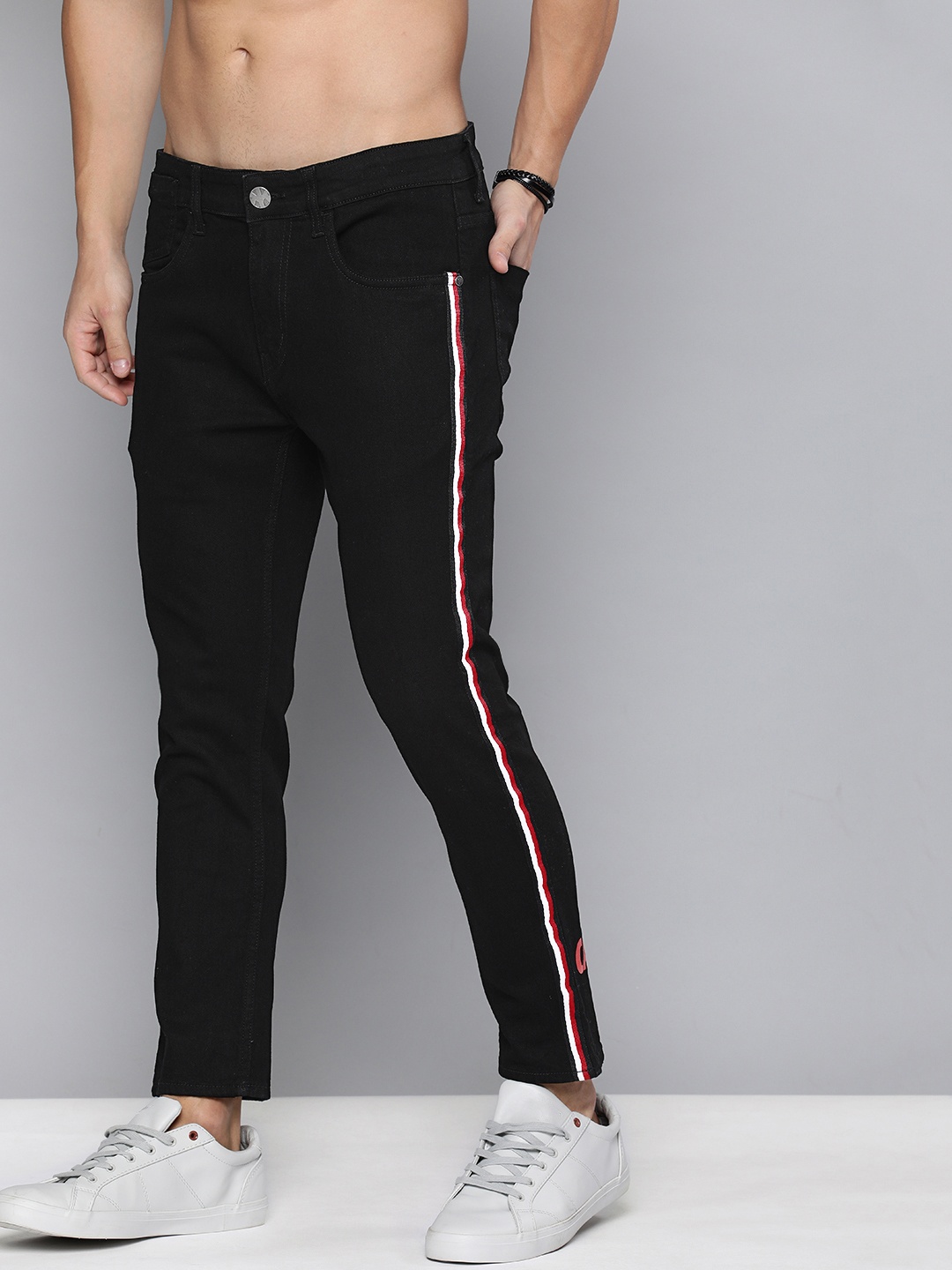

Kook N Keech Marvel Men Black Skinny Fit Mid-Rise Clean Look Stretchable Jeans