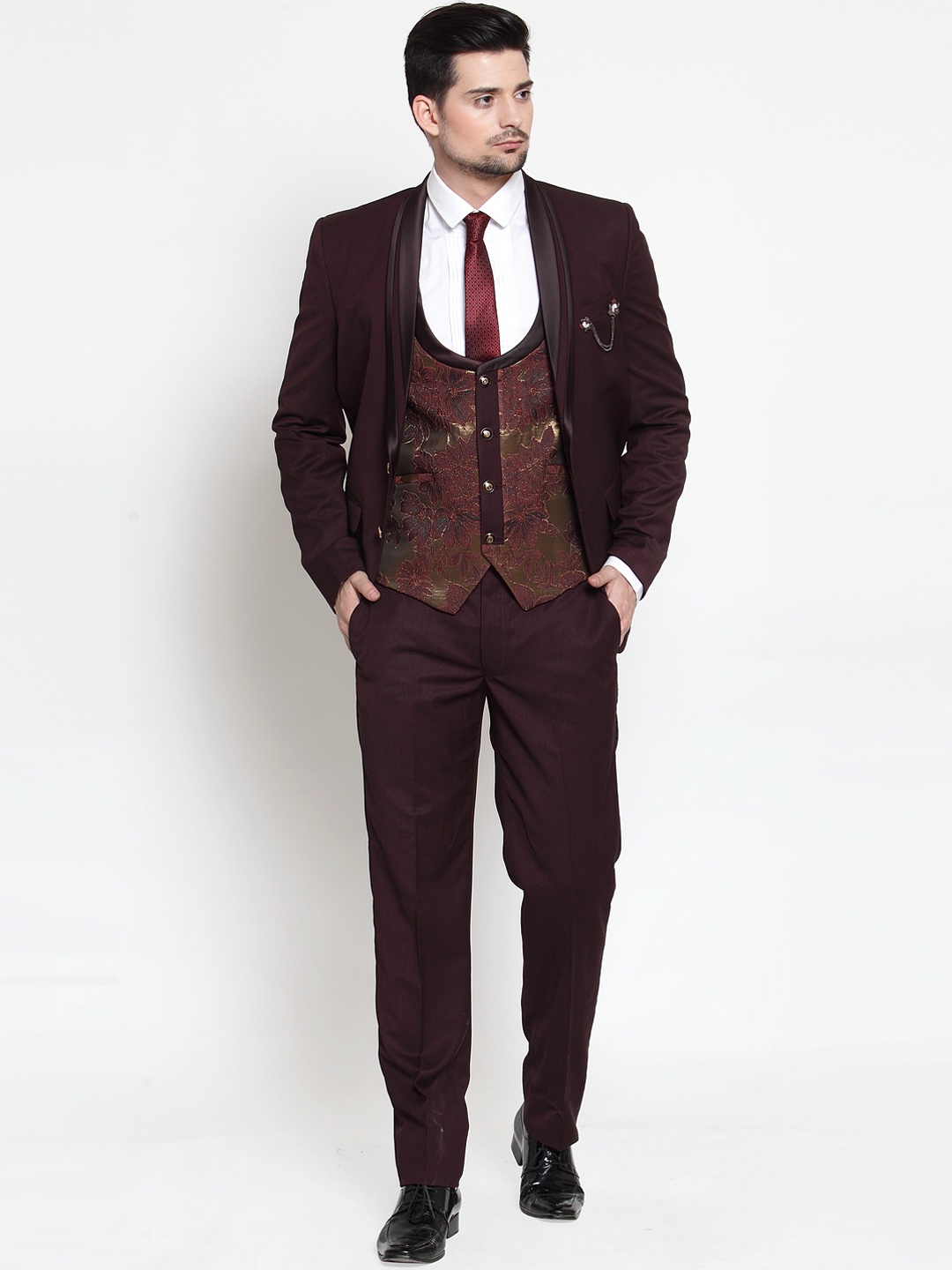

LUXURAZI Men Maroon Solid Slim-Fit Tuxedo Three-Piece Suit