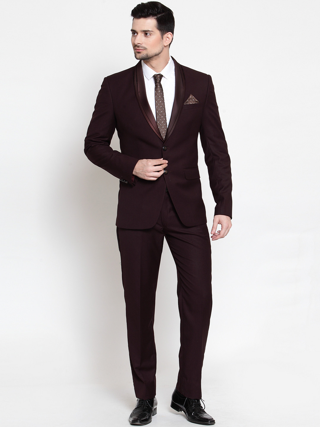 

LUXURAZI Men Maroon Solid Slim-Fit Tuxedo Two-Piece Suit