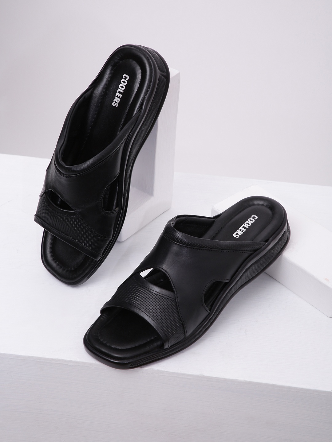 

Coolers Men Black Solid Comfort Sandals