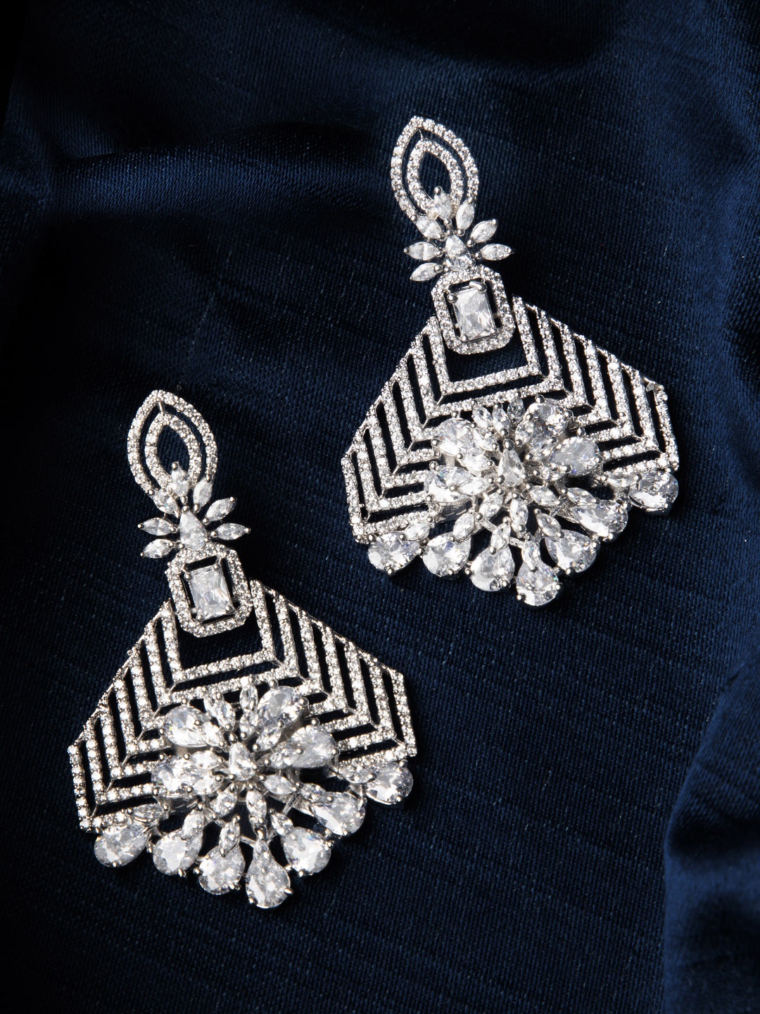 

Rubans Silver-Toned & White Floral Drop Earrings