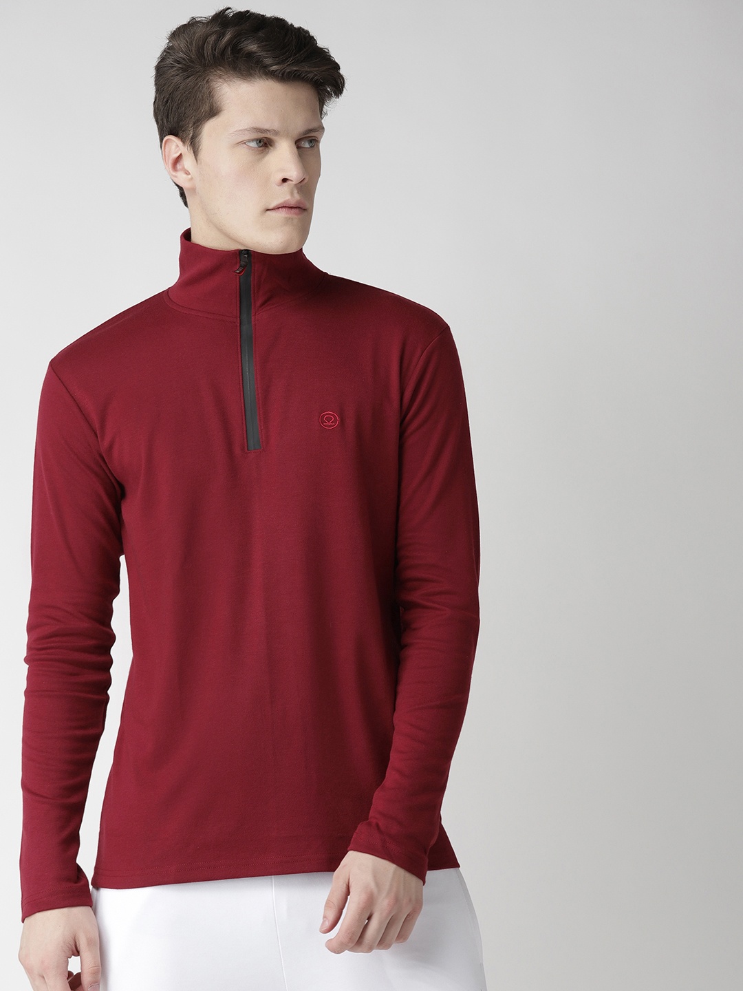 

CHKOKKO Men Maroon Solid High Neck T-shirt