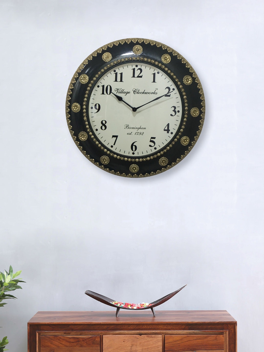 

RANDOM Off-White & Black Round Textured Analogue Wall Clock