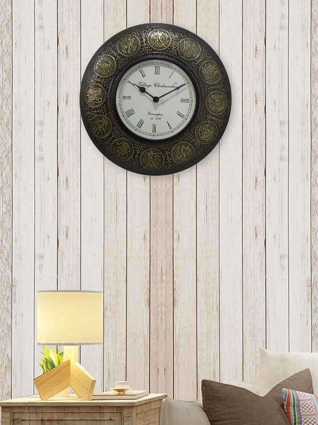 

RANDOM Off-White & Antique Gold-Toned Round Textured Analogue Wall Clock