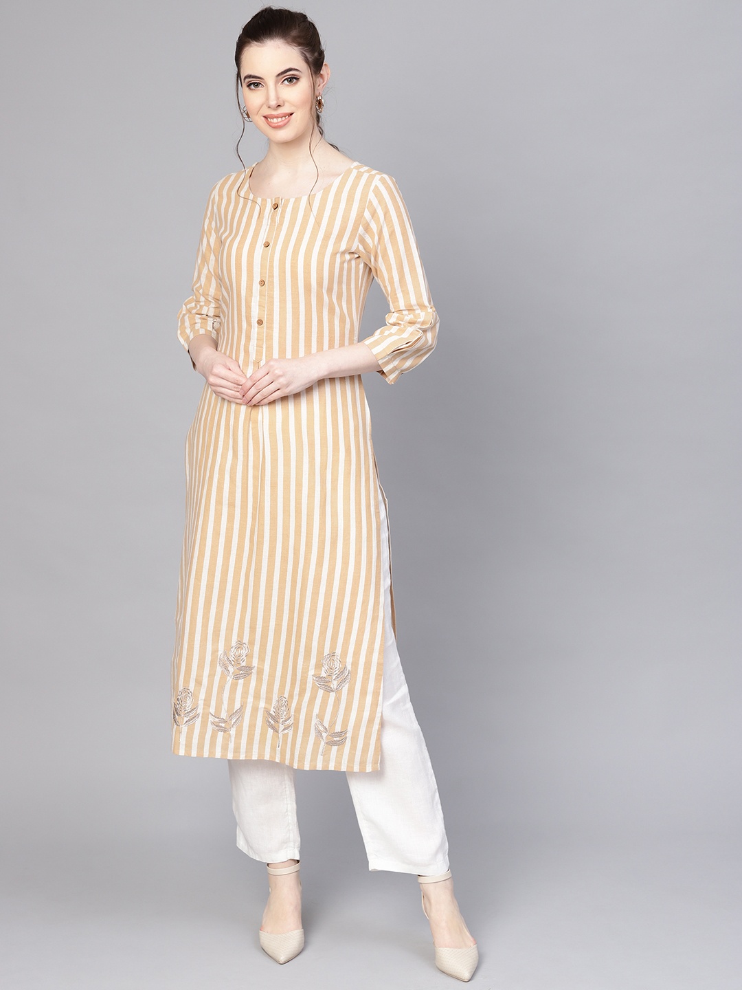 

Varanga Women Beige & Off-white Striped Straight Kurta