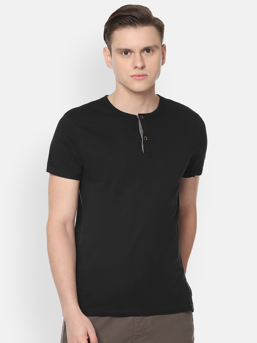 

People Men Black Solid Round Neck Pure Cotton T-shirt