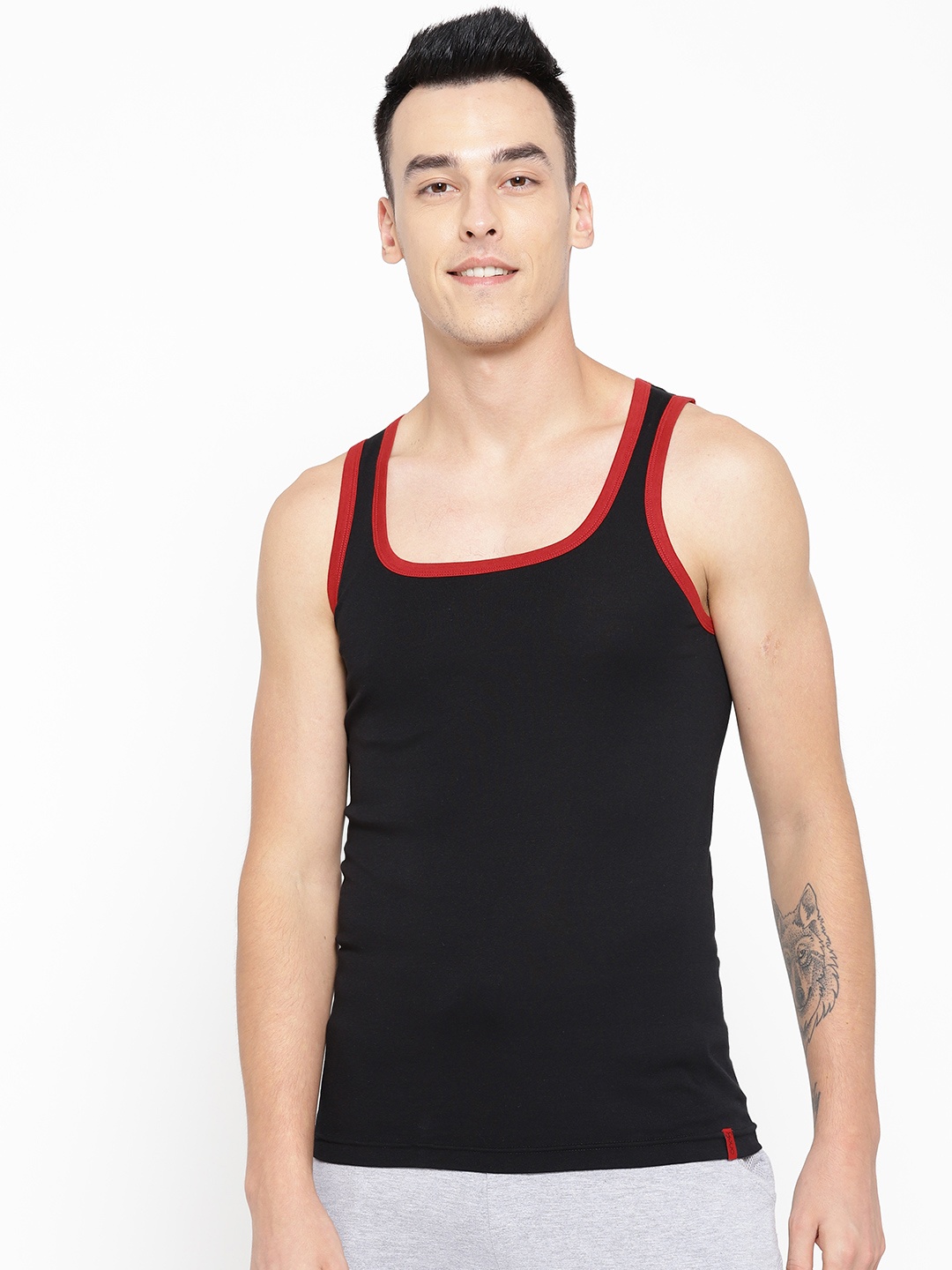 

one8 by Virat Kohli Men Black Solid Innerwear Vest 113