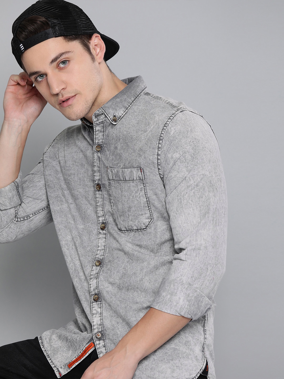 

SINGLE Men Grey Regular Fit Faded Denim Shirt