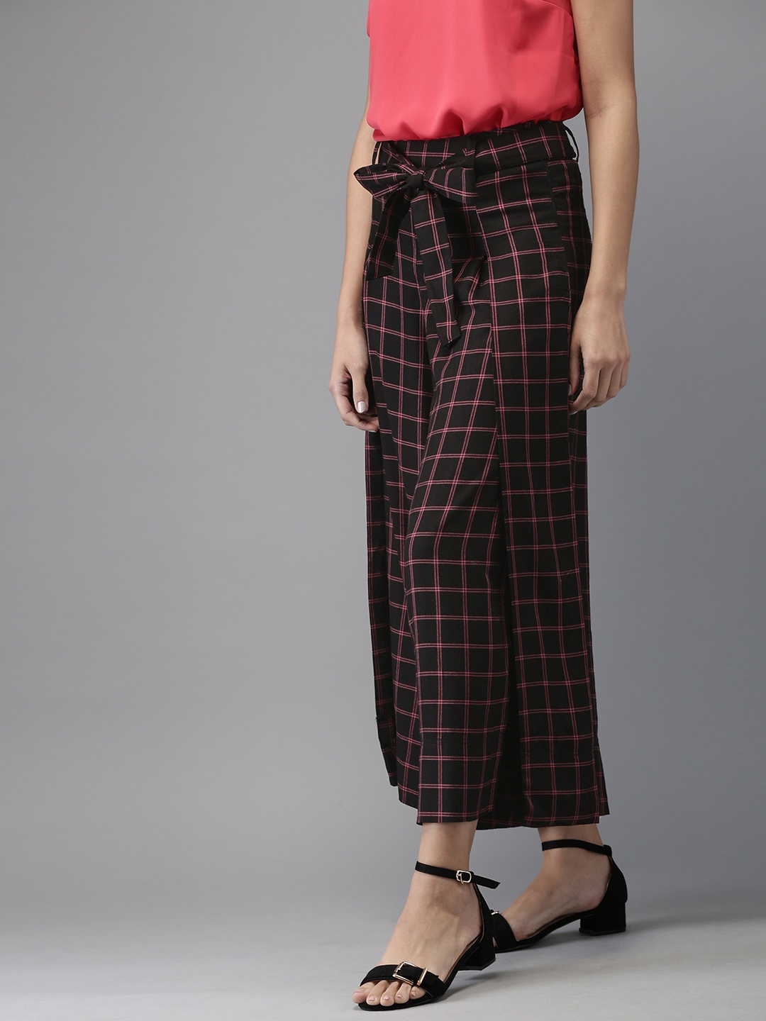 

HERE&NOW Women Black & Pink Regular Fit Checked Parallel Trousers