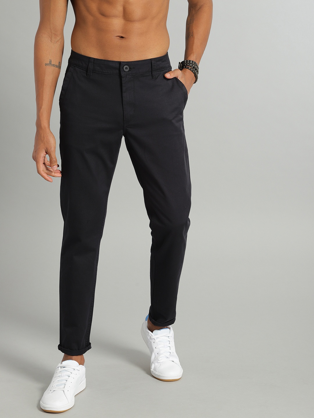 

The Roadster Lifestyle Co Men Black Regular Fit Solid Chinos
