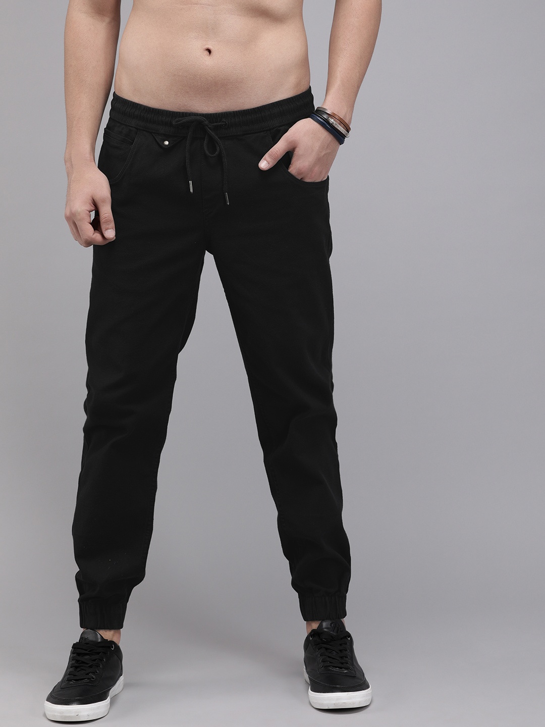 

The Roadster Lifestyle Co Men Black Regular Fit Solid Joggers