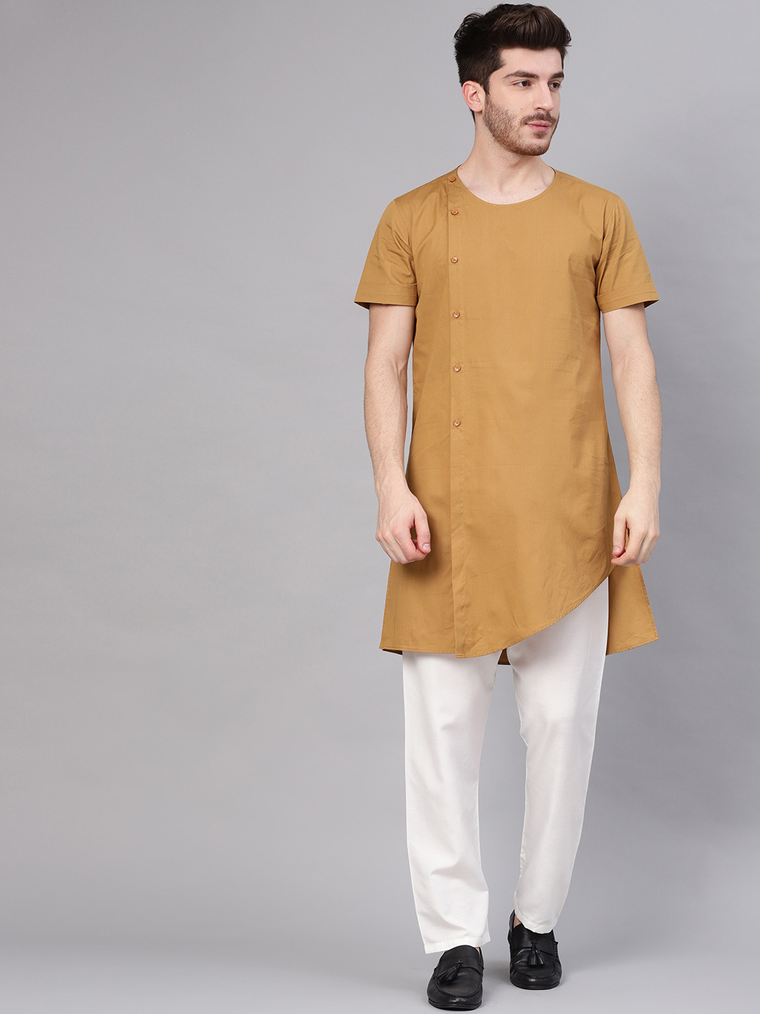 

See Designs Men Beige Solid Straight Kurta