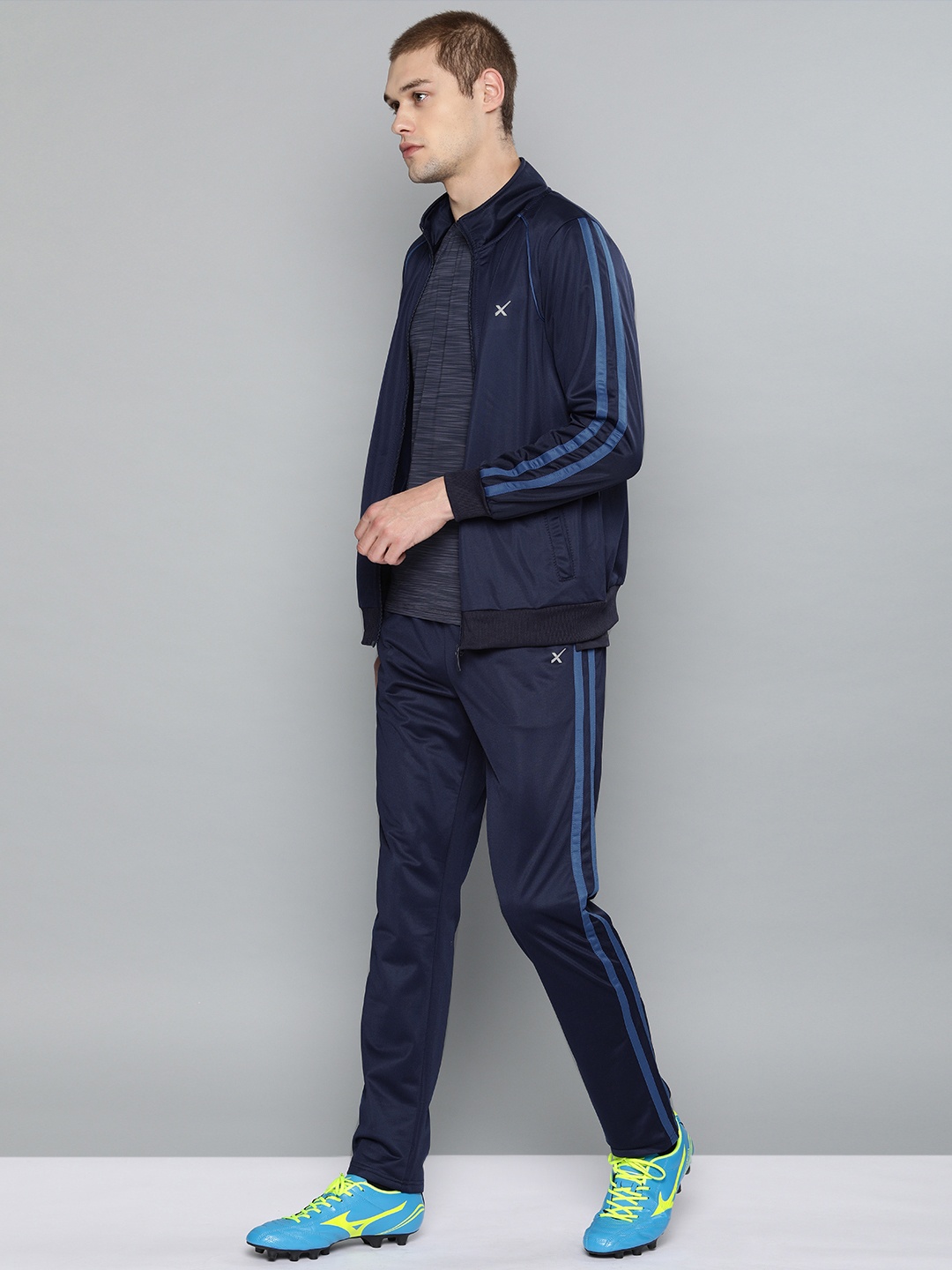

HRX by Hrithik Roshan Men Navy Blue Solid Lifestyle Tracksuit