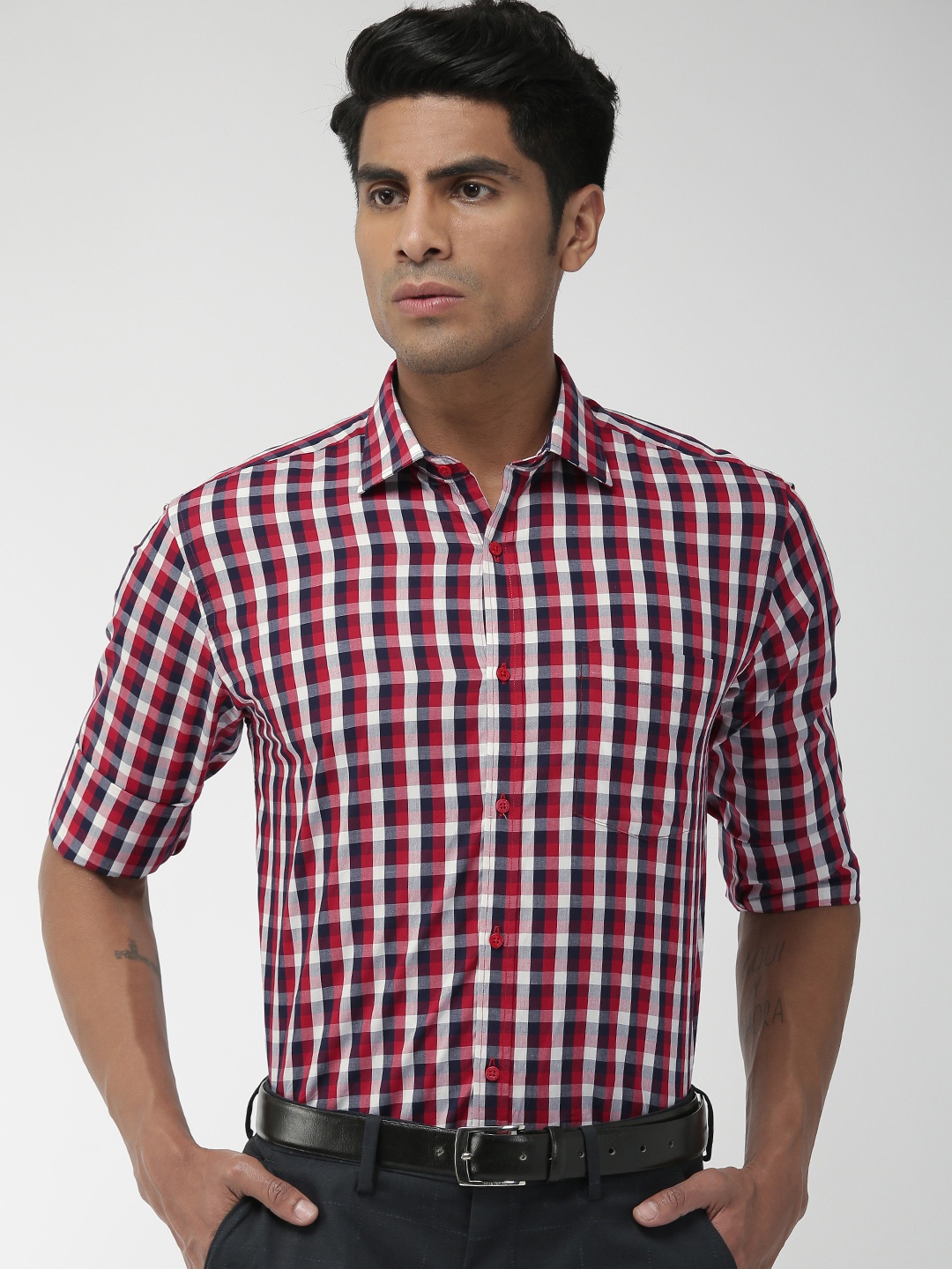 

Park Avenue Men Red & Navy Blue Slim Fit Checked Formal Shirt