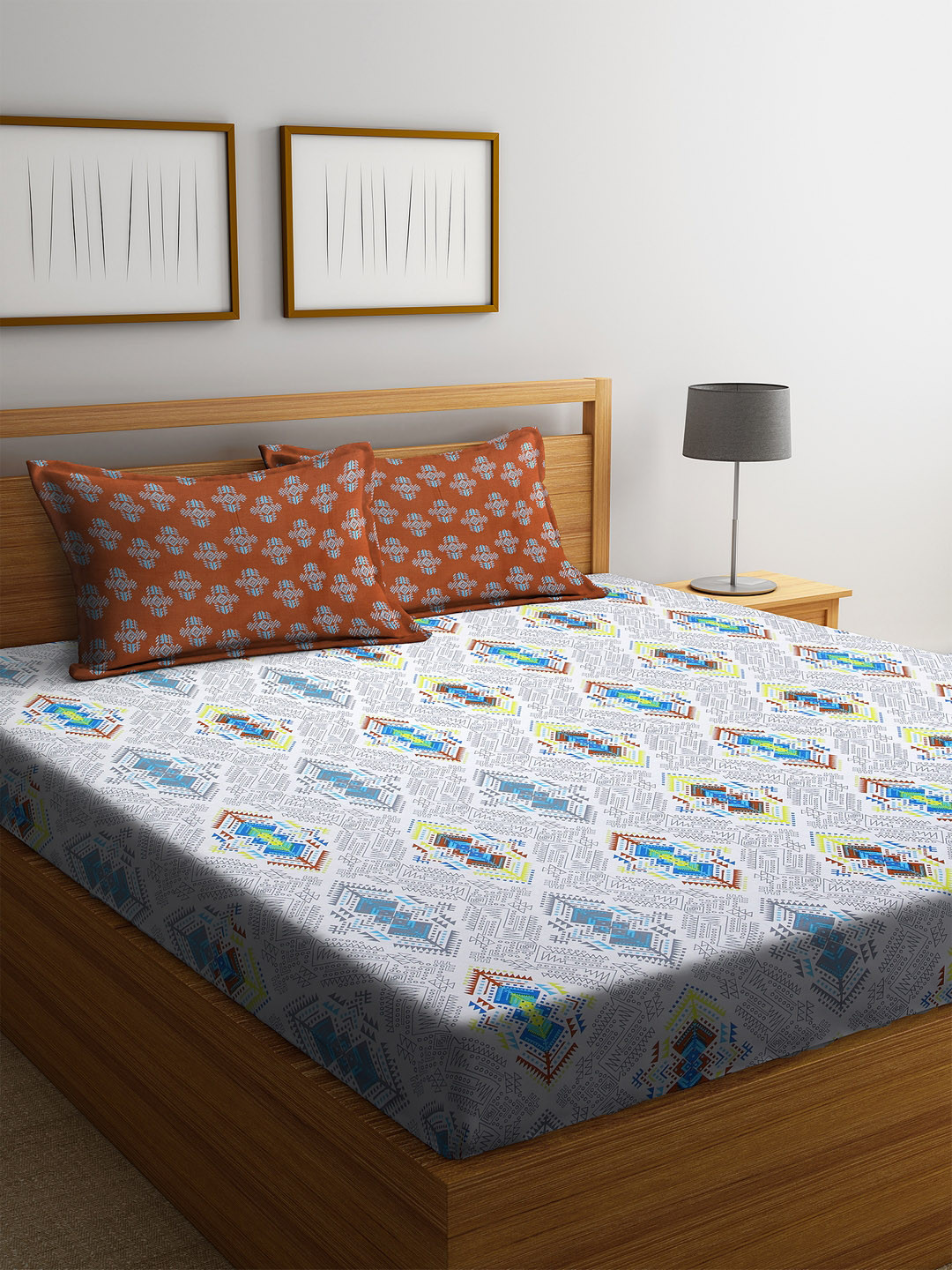 

CORE Designed by SPACES White & Blue Geometric 144 TC Queen Bedsheet with 2 Pillow Covers
