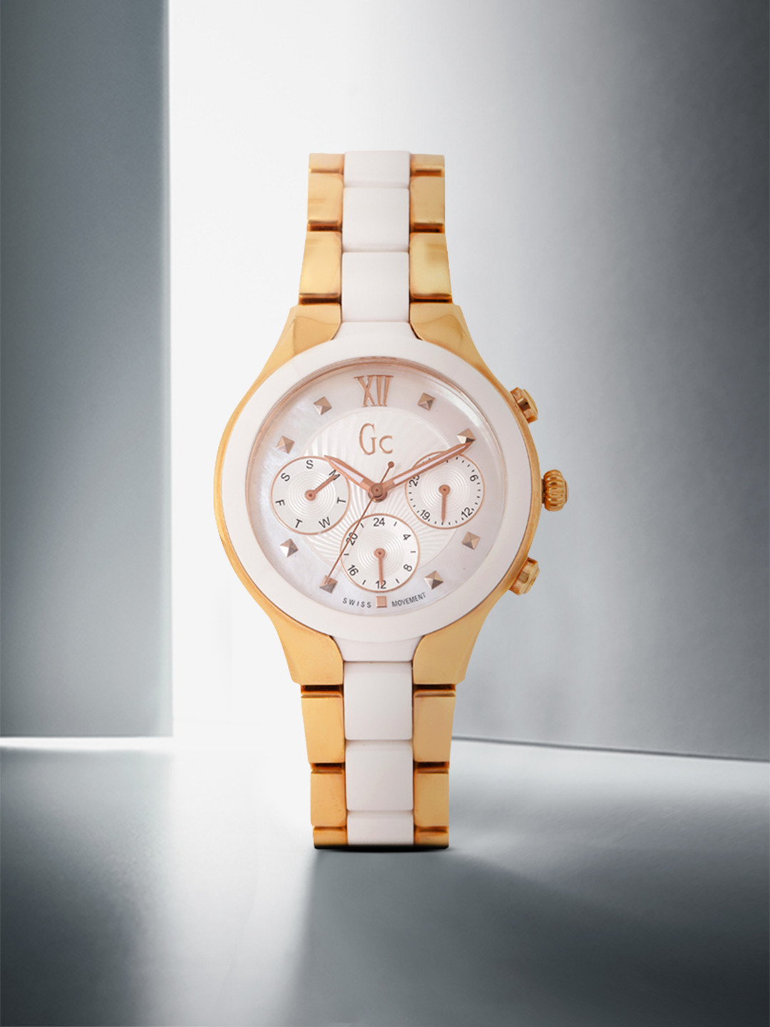 

GC Women Patterned Dial & Bracelet Style Straps Analogue Chronograph Watch Y30004L1, White