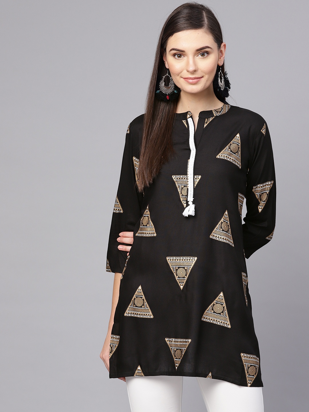 

Anubhutee Women Black & Golden Foil Print Straight Kurti