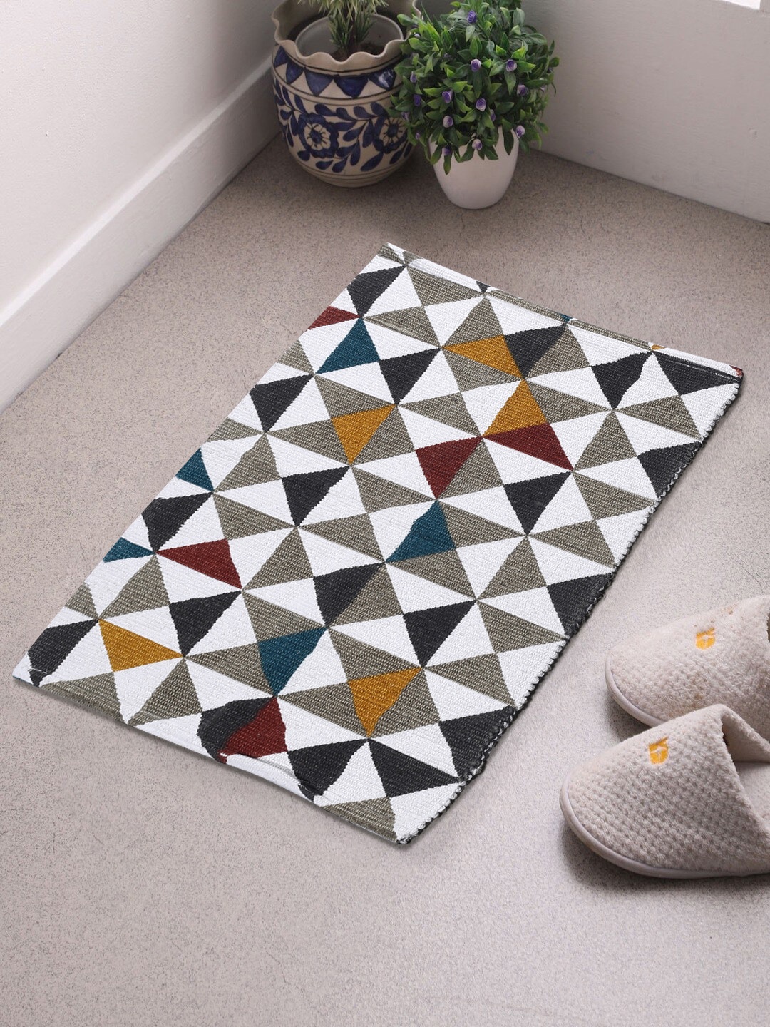 

Saral Home Grey and White Printed Cotton Anti-Skid Runner