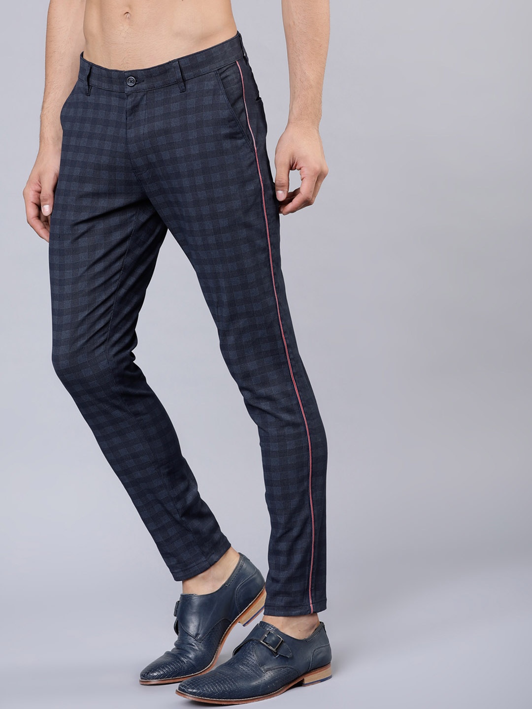 

HIGHLANDER Men Navy Blue & Grey Slim Fit Checked Chinos