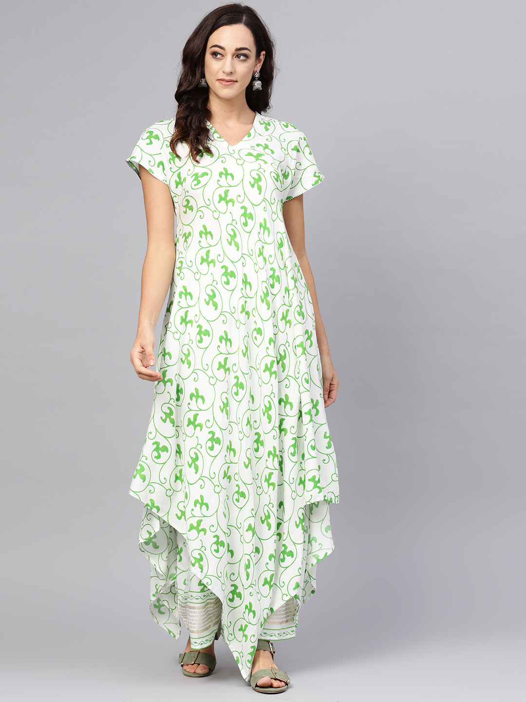 

Ahalyaa Women White & Green Printed Kurta with Palazzos