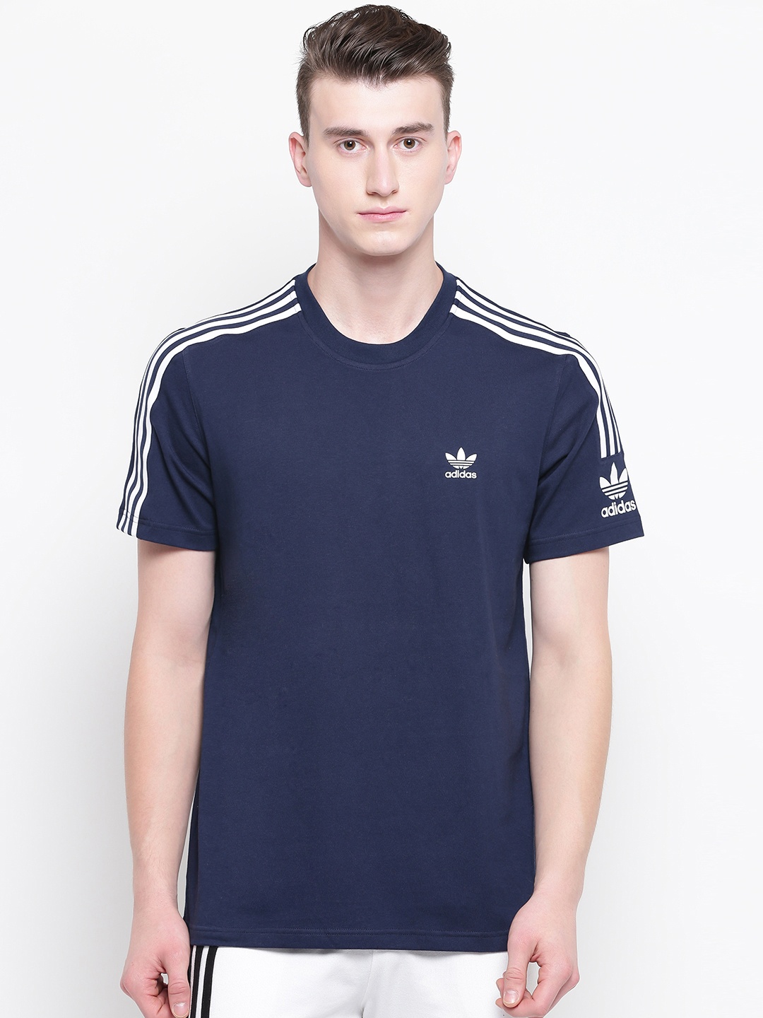 

ADIDAS Originals Men Navy Blue Lock Up Solid Round Neck Pure Cotton T-shirt