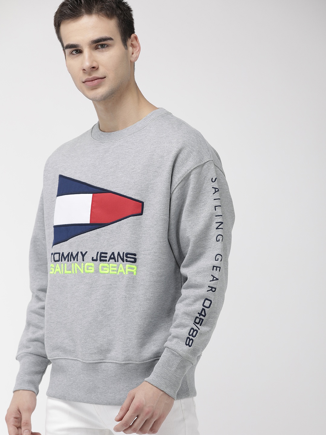 

Tommy Hilfiger Men Grey Embroidered Sweatshirt