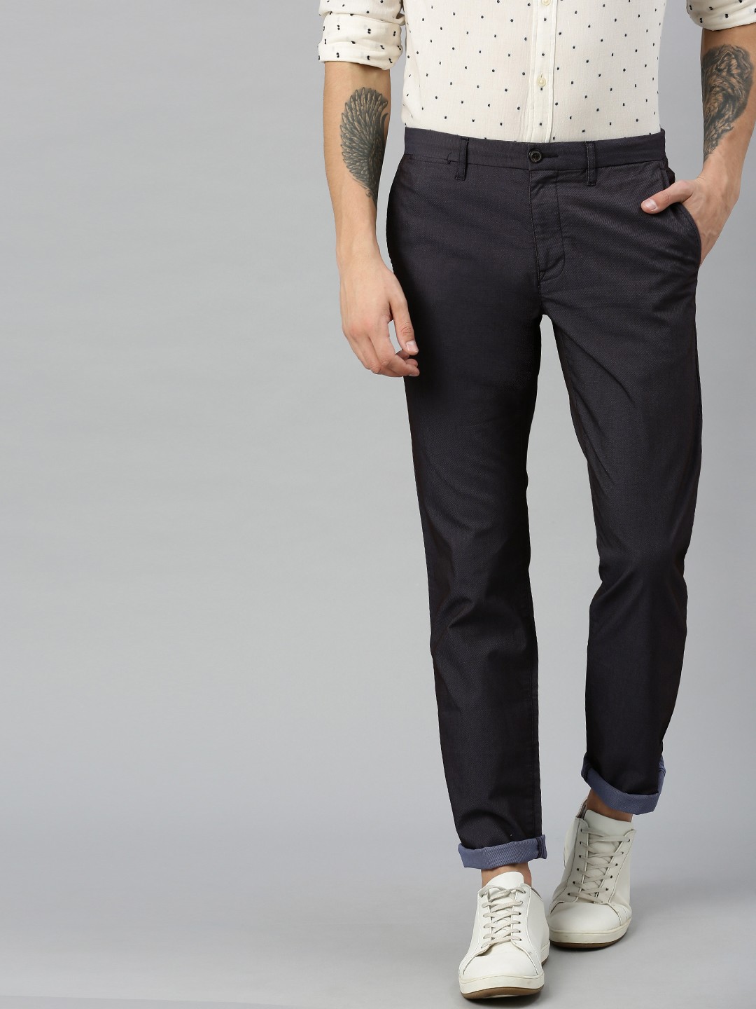 

Tommy Hilfiger Men Navy Blue Regular Fit Solid Chinos