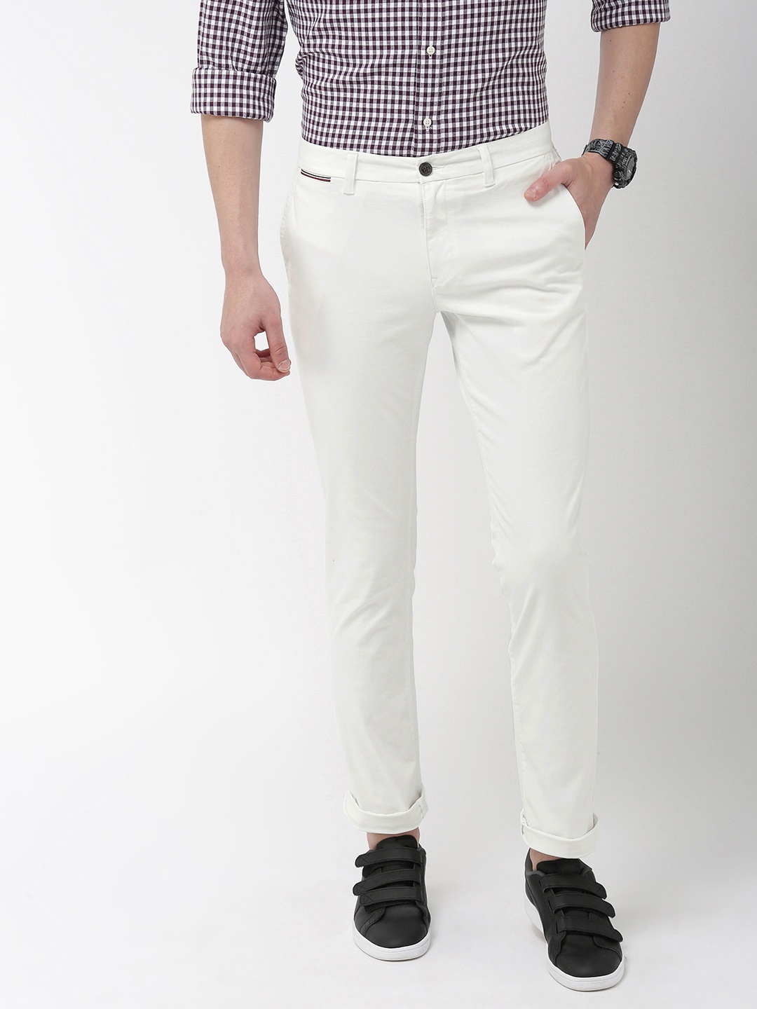 

Tommy Hilfiger Men White Slim Fit Solid Chinos