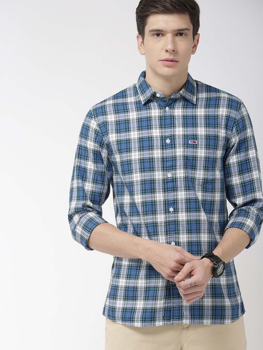 

Tommy Hilfiger Men White & Blue Regular Fit Checked Casual Shirt