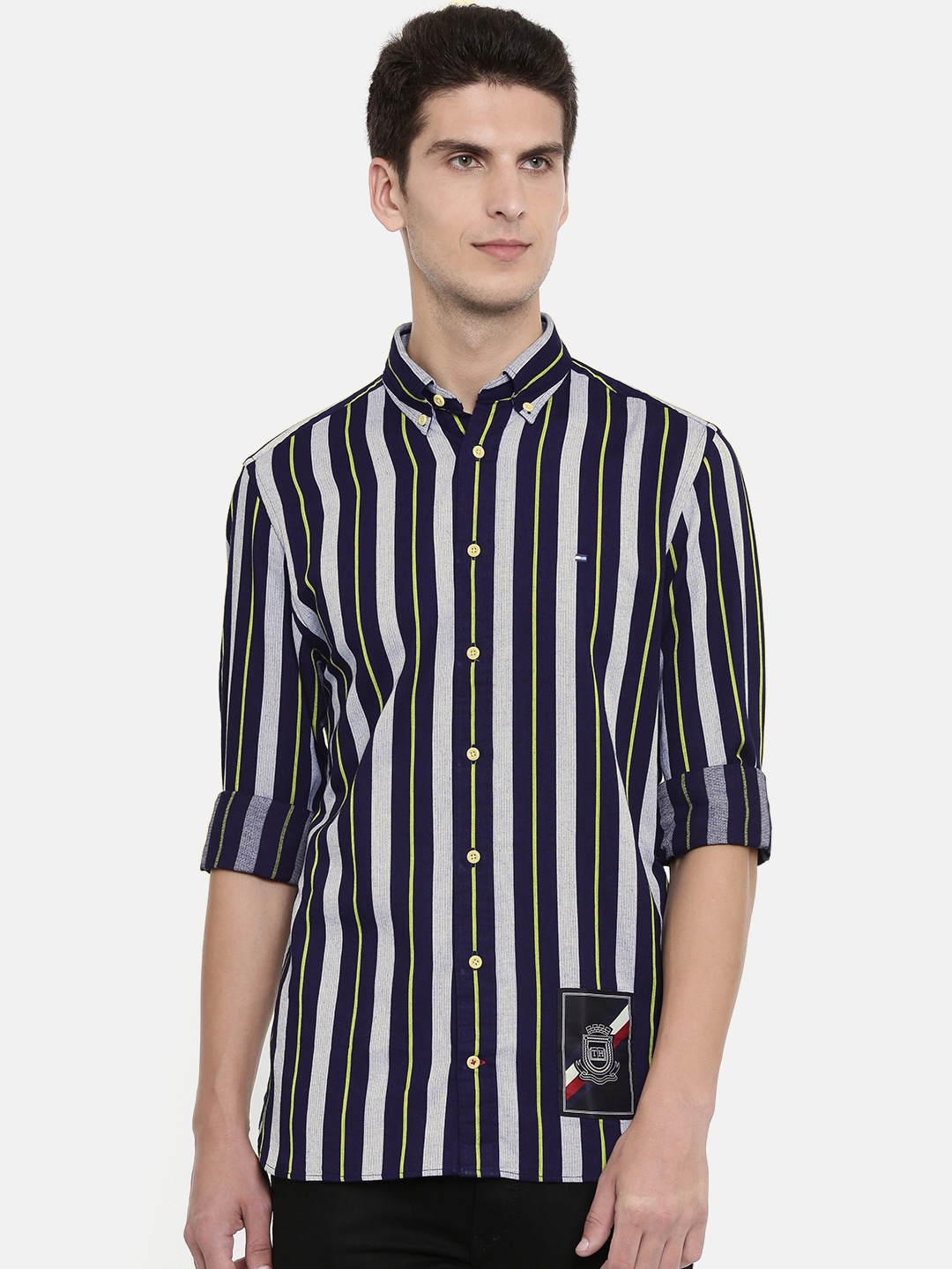 

Tommy Hilfiger Men Navy Blue Regular Fit Striped Casual Shirt