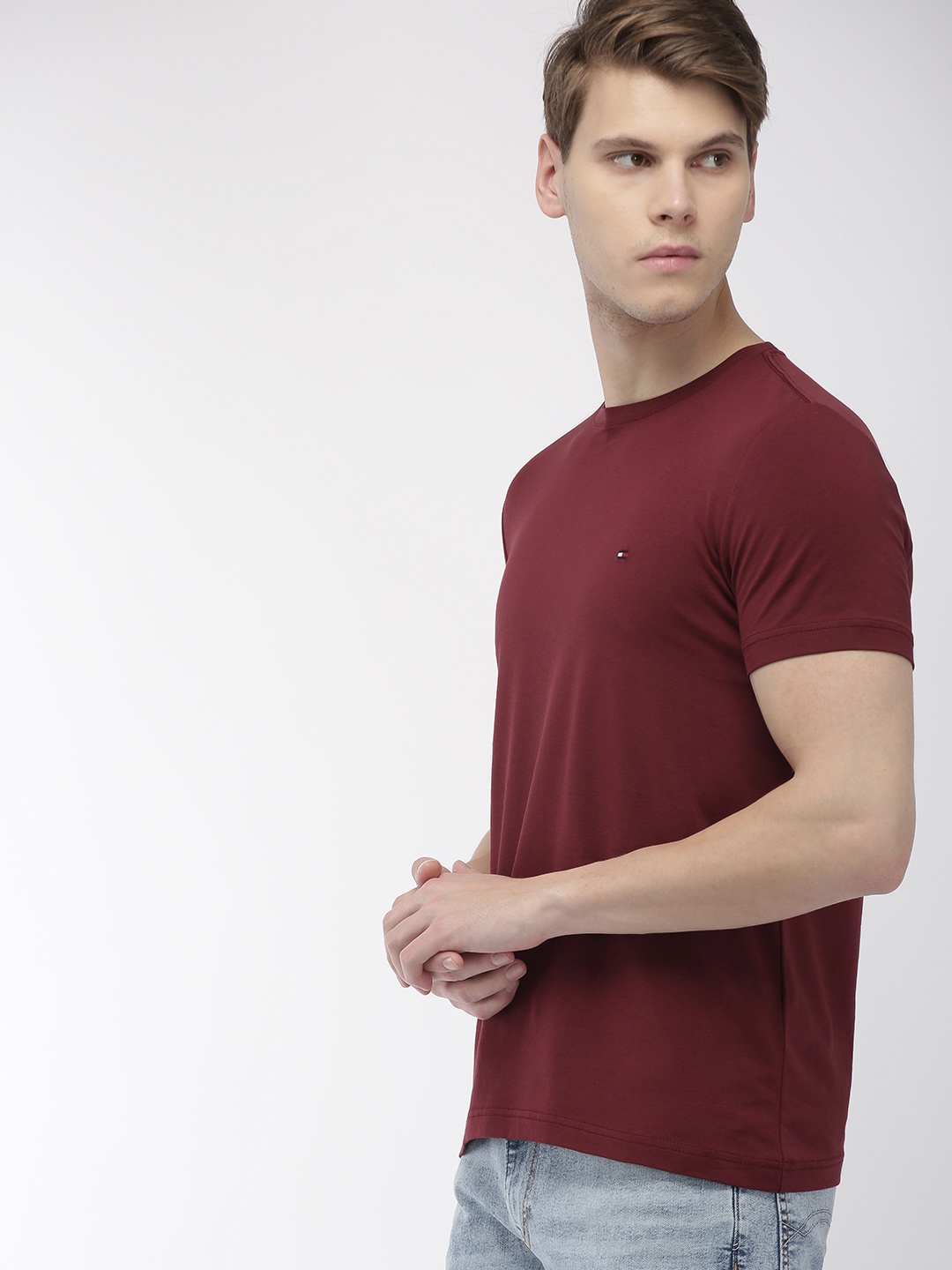 

Tommy Hilfiger Men Burgundy Solid Round Neck T-shirt