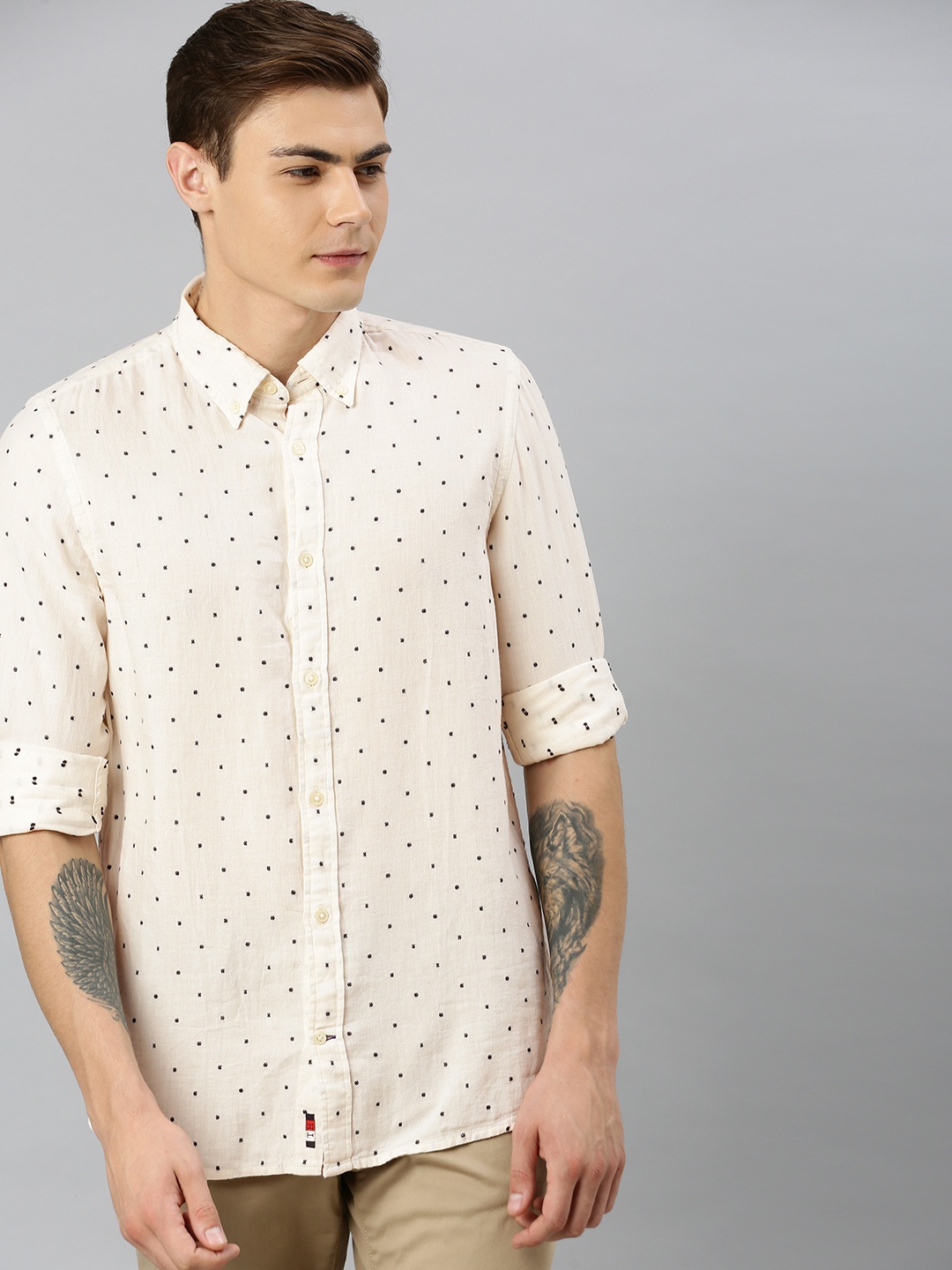 

Tommy Hilfiger Men Beige & Navy Blue Slim Fit Self Design Casual Shirt