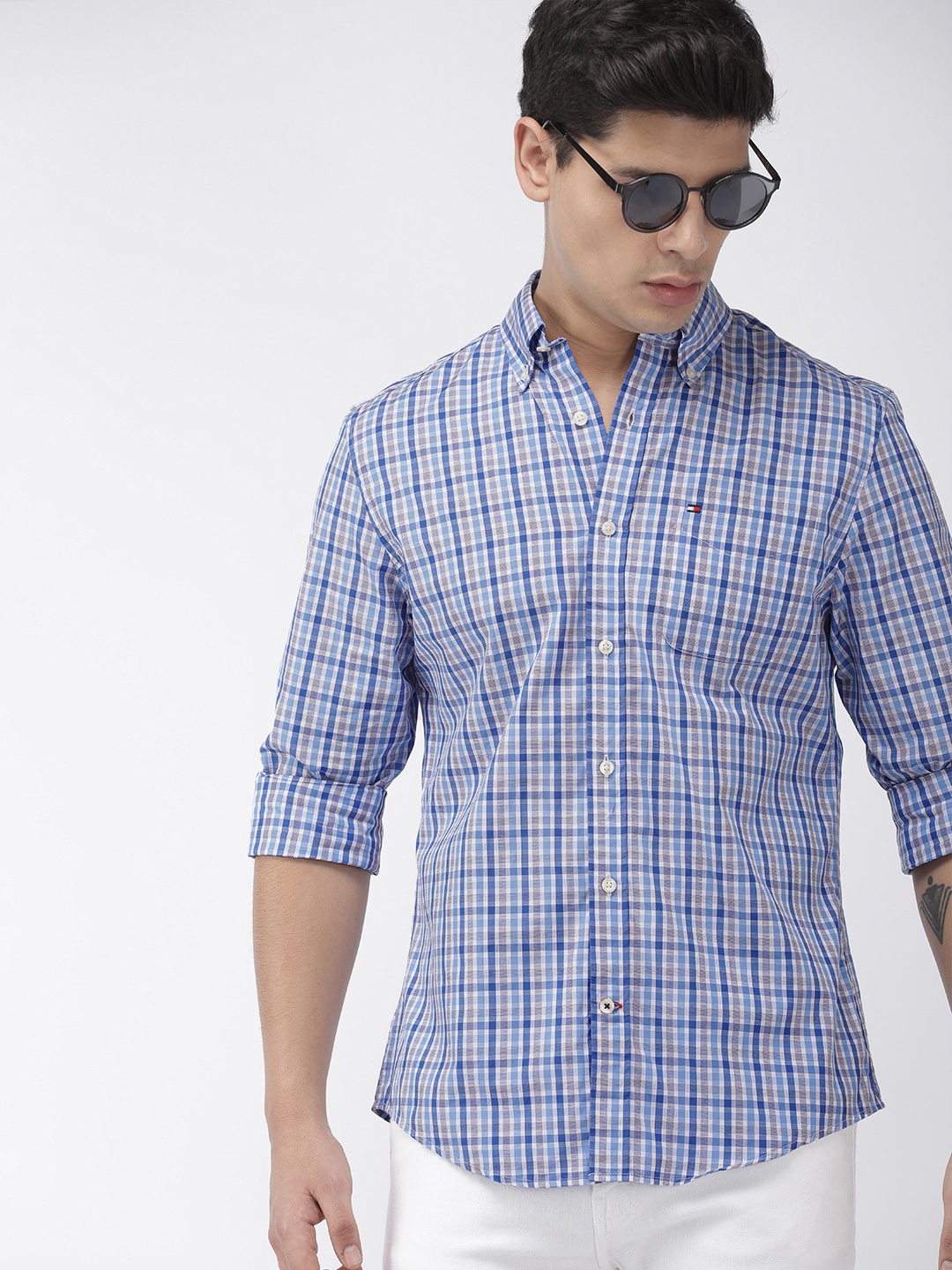 

Tommy Hilfiger Men Blue & White Regular Fit Checked Casual Shirt