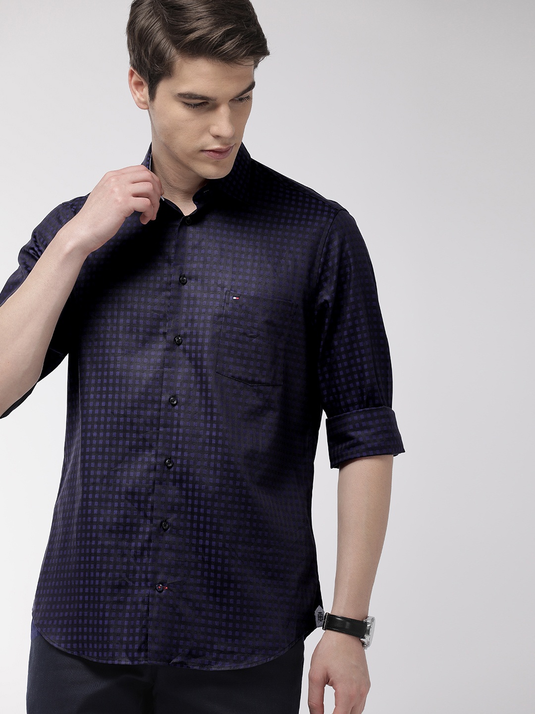 

Tommy Hilfiger Men Navy Blue & Black Regular Fit Checked Casual Shirt