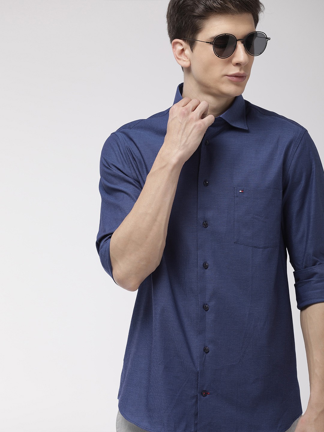 

Tommy Hilfiger Men Navy Blue Regular Fit Self Design Casual Shirt