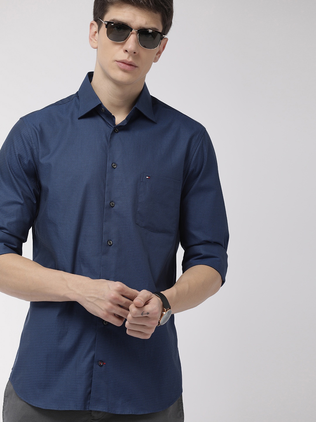 

Tommy Hilfiger Men Blue & Black Regular Fit Self Design Casual Shirt