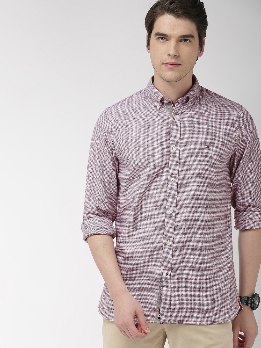 

Tommy Hilfiger Men Maroon & White Slim Fit Checked Casual Shirt