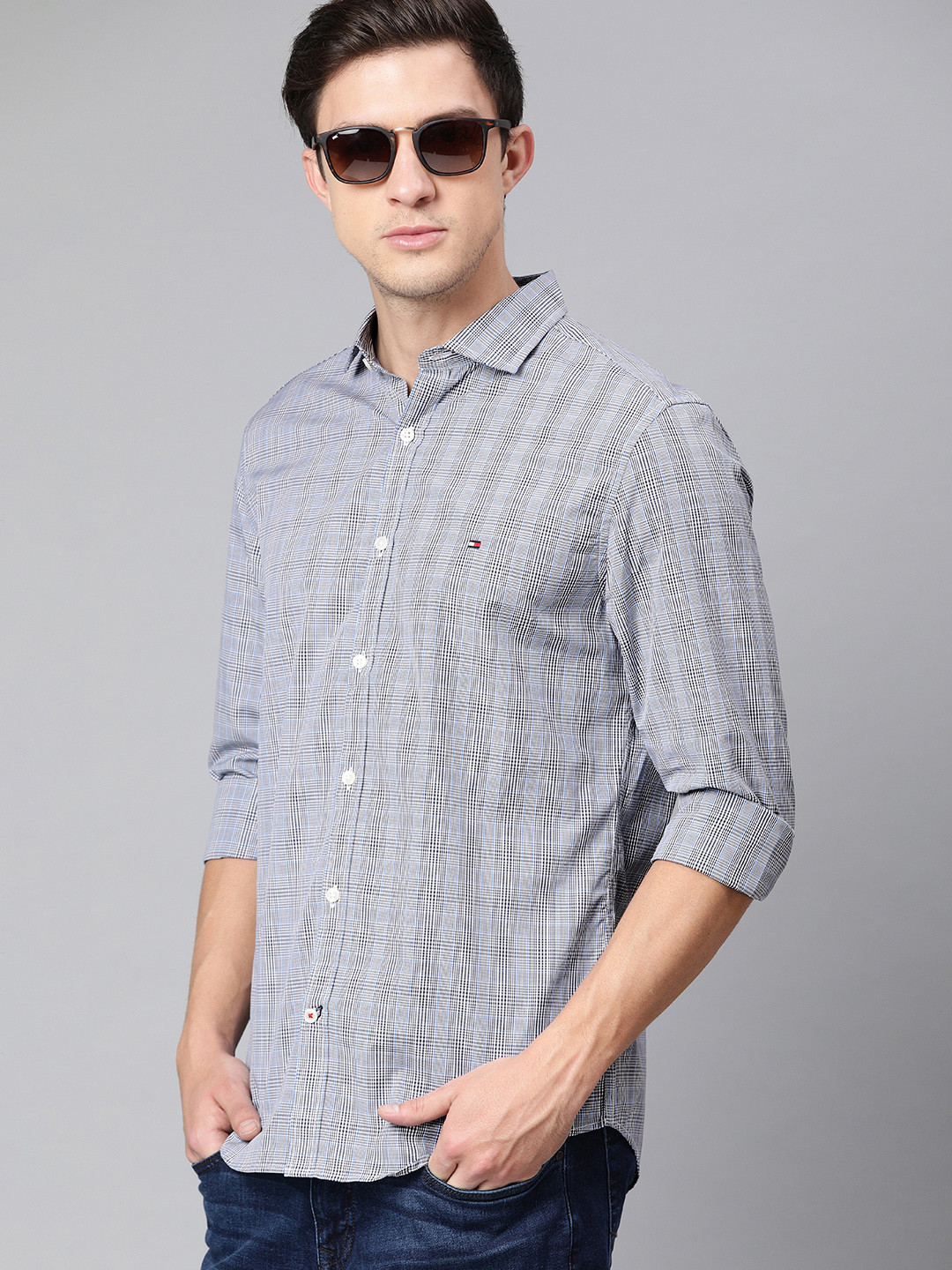 

Tommy Hilfiger Men White & Blue Slim Fit Checked Casual Shirt