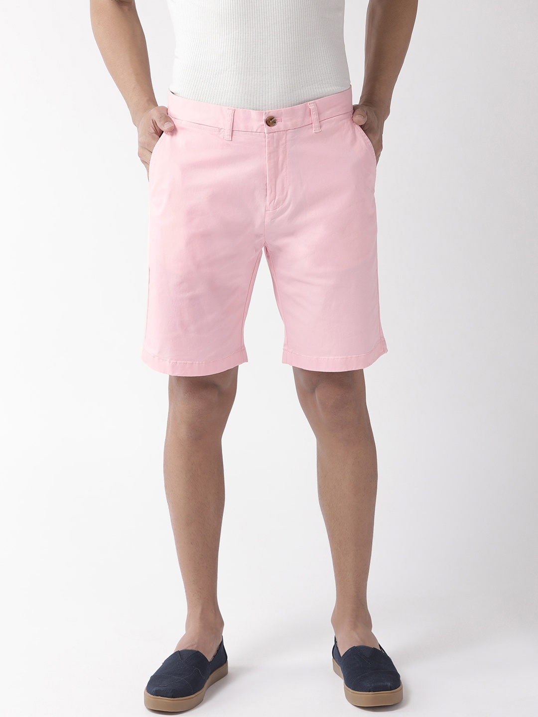 

Tommy Hilfiger Men Pink Solid Regular Fit Chino Shorts