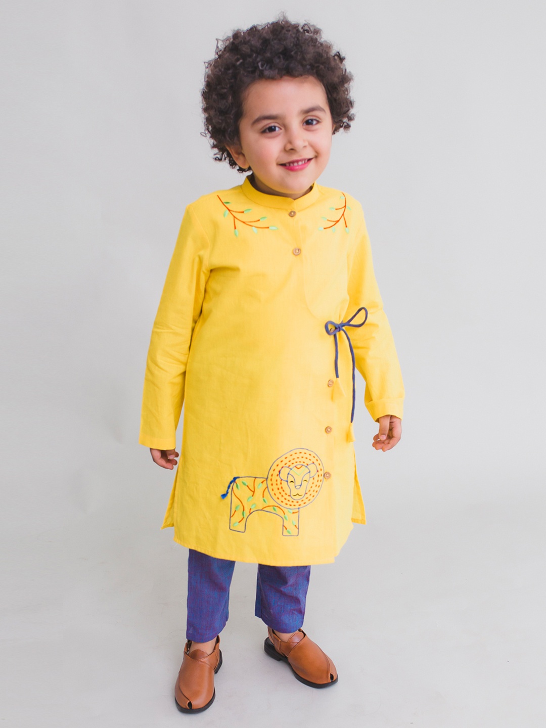 

Tiber Taber Boys Yellow & Navy Blue Embroidered Kurta with Pyjamas