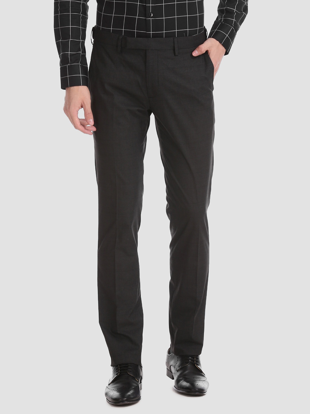 

U.S. Polo Assn. Men Black Slim Fit Solid Regular Trousers