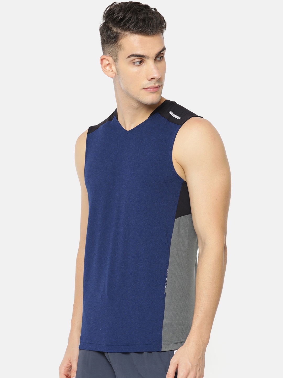 

Van Heusen Men Solid Swift Dry High Stretch Active Vest 61082, Navy blue