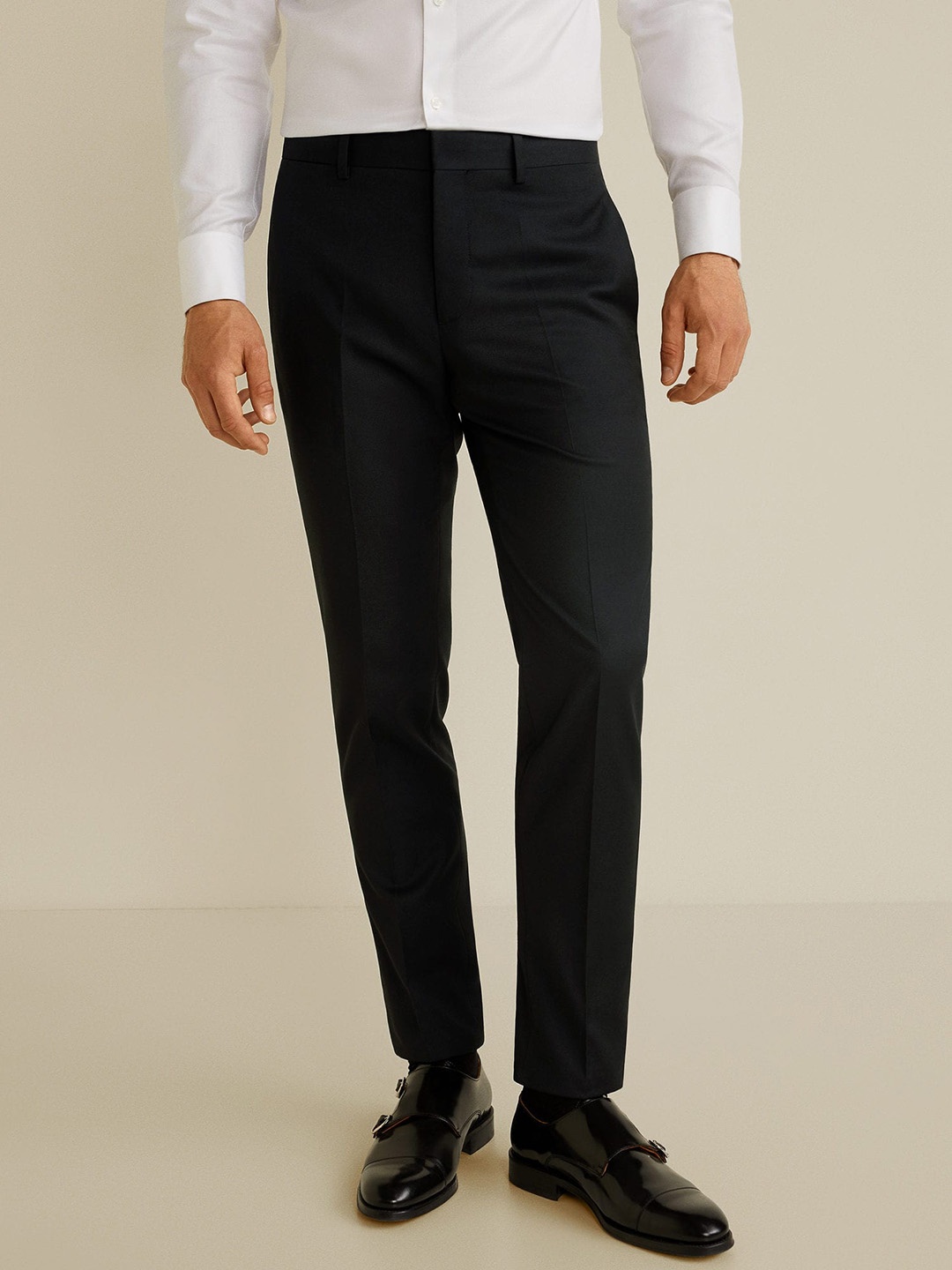 

MANGO MAN Black Super Slim Fit Solid Formal Trousers