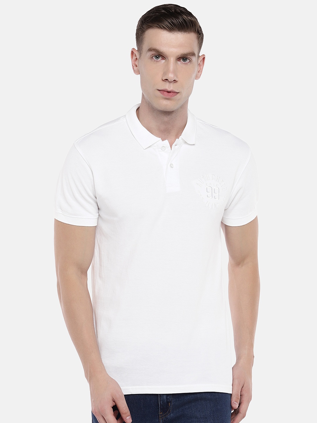 

Globus Men White Solid Polo Collar T-shirt