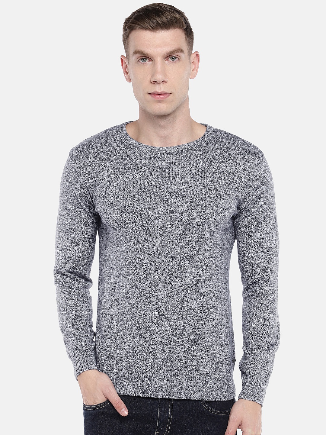 

Globus Men Grey Solid Pullover Sweater