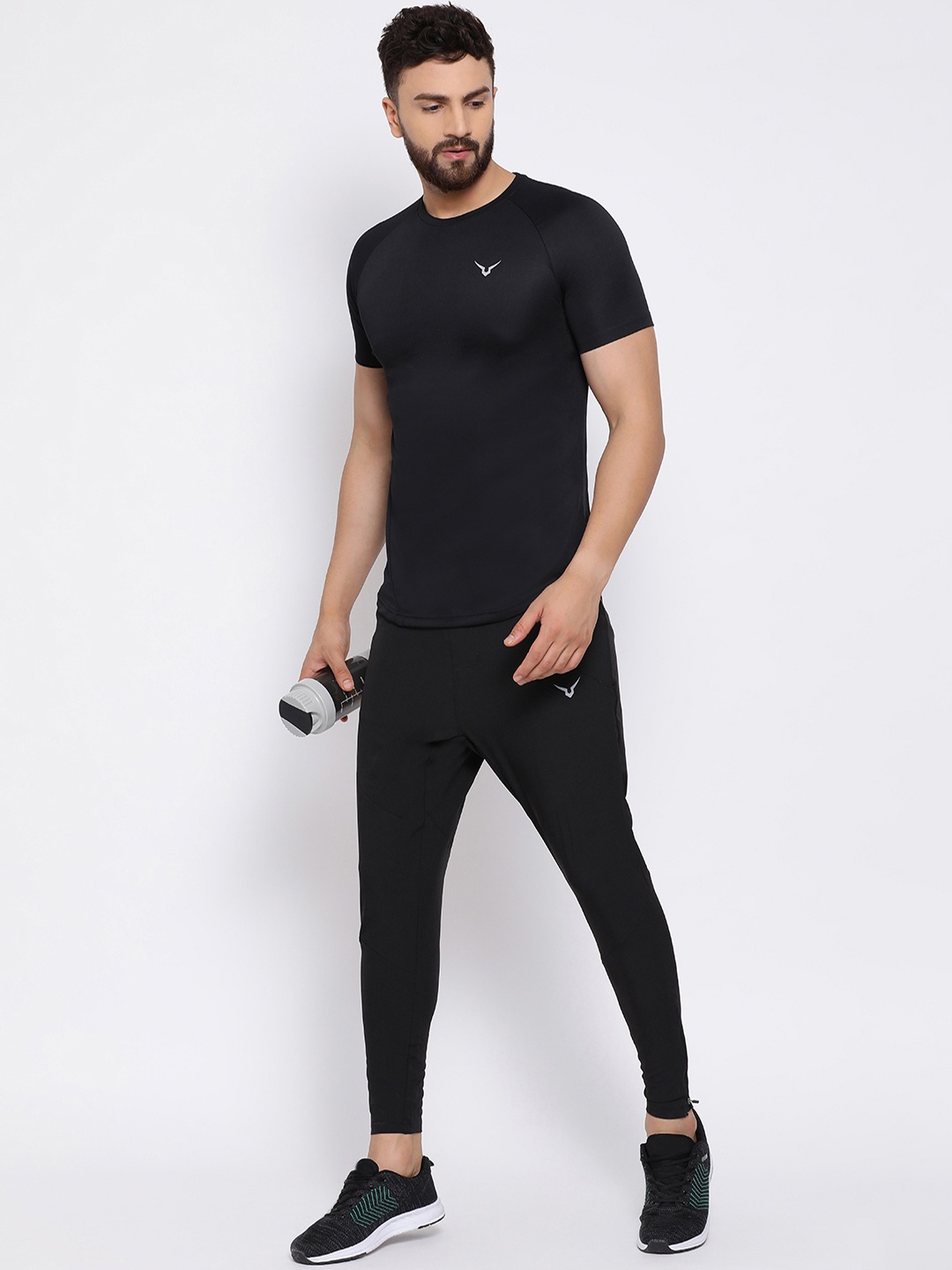 

Invincible Men Scoop Round Neck Tee, Black