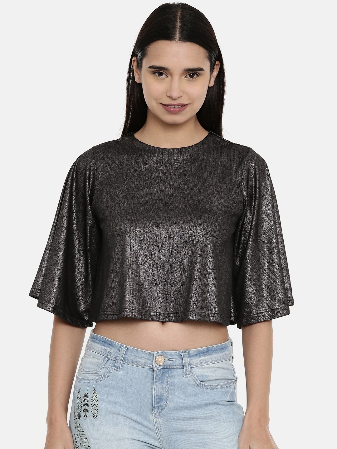 

AND Women Silver-Toned & Black Solid Cropped Boxy Top
